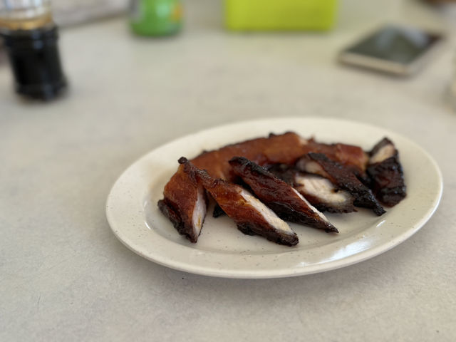 🔥 Hidden Roast Meat Gem in Penang – Weng Kei Wantan Mee 荣記茶餐室