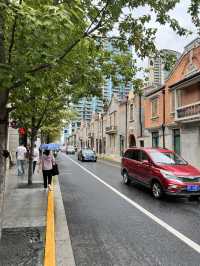 🇨🇳 Shanghai Through Its Streets: A Walking Tour from Museum to Yu Garden to Lujiazui