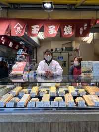 🍢 A Tasty Stroll Through Tsukiji Outer Market – Tamagoyaki, Ramen, Seafood & Soft Serve 🍦