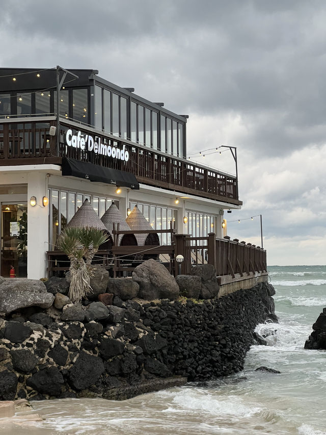 คาเฟ่ Cafe Delmoondo