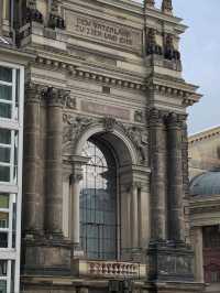 🏛芸術と歴史が息づく街！ドレスデン旧市街で優雅なひとときを🎼