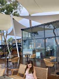  Starbucks บนเนิน วิวทะเล 200° สวยมาก! 🌊