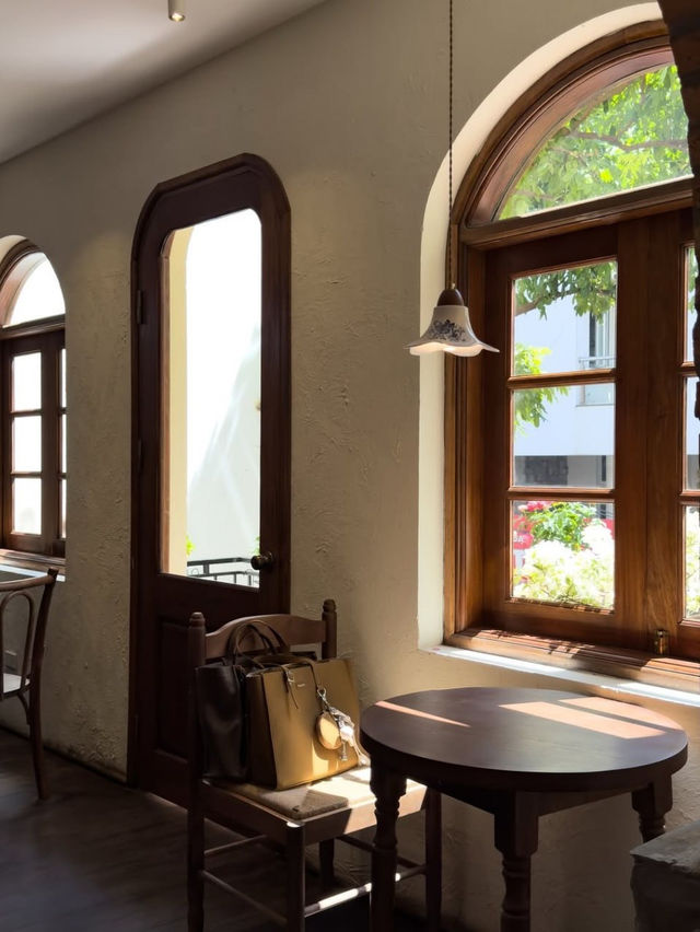 A móre Coffee & Bakery