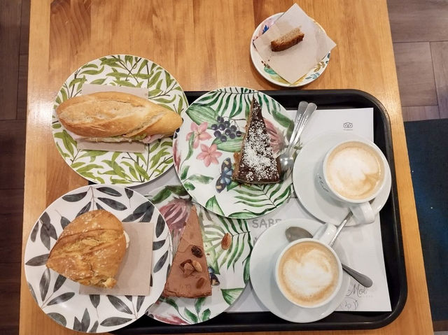 Mol Café