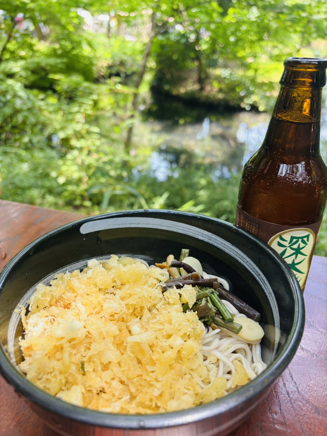 緑に囲まれたテラス席が人気の青木屋🇯🇵で食べる二八蕎麦🥢ˊ˗