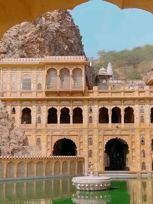 🏯 Amber Fort, Jaipur – A Royal Journey Through Time 👑