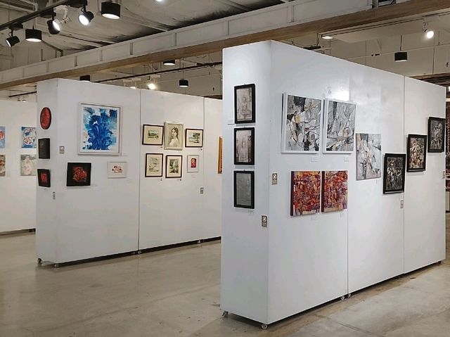 ชมงานศิลปะ..Central Chiangrai Gallery Art 