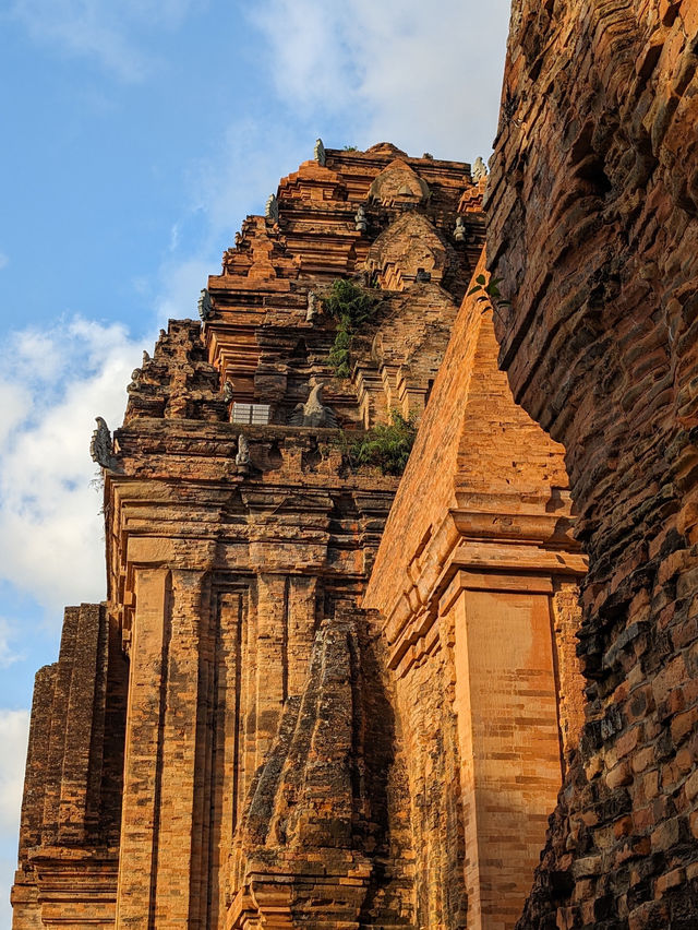 🇻🇳 Cham Towers Po Nagar: A Greeting from Ancient Times in Nha Trang! 🗿