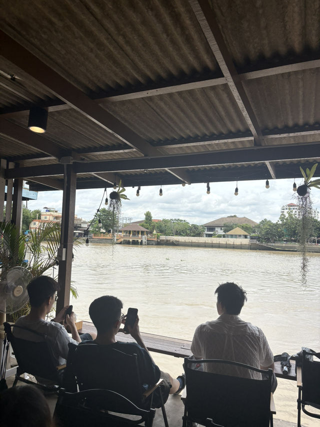น้ำวน คาเฟ่ (Namwon Café)