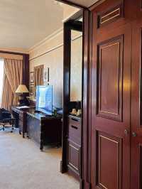 🌆💎 Island Shangri-La Hong Kong – Classic Luxury with a View! 🇭🇰🌿