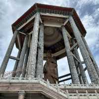 Solo Traveler's Guide to Kek Lok Si Temple: Penang's Majestic Buddhist Wonder** 🏯