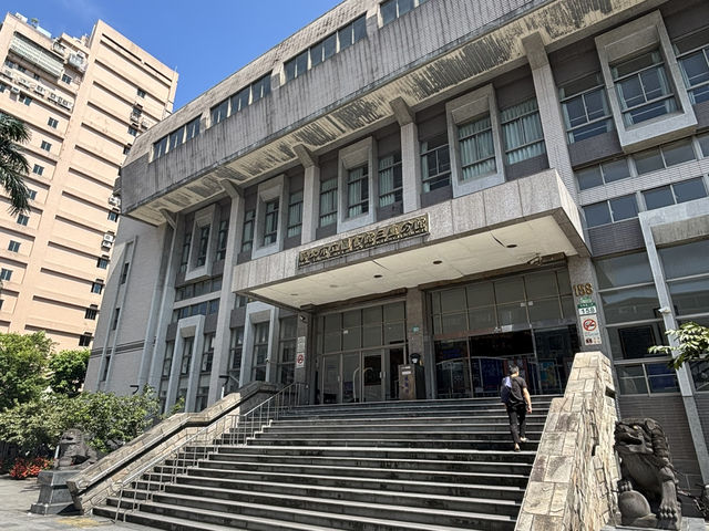 新北市-市立圖書館三重分館（歷史建築 × 重建前紀錄 × 騎車族友善景點）