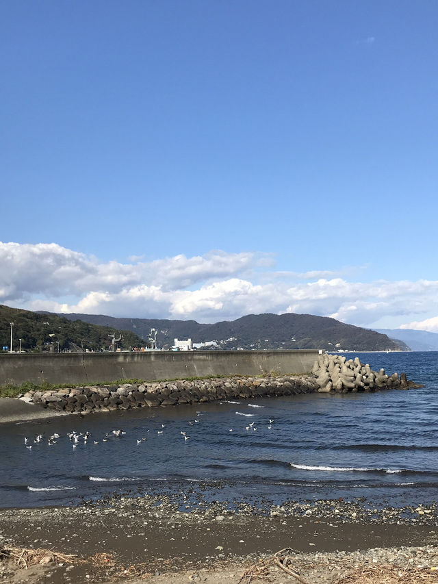 【静岡県　伊東市　一碧湖のゴールデンサンセット】