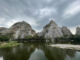 Khao Ngu Stone Park: A Natural Attraction in Ratchaburi Province