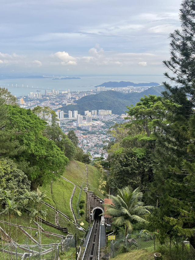 🚞 Penang Hill Funicular Ride — A Journey Through the Clouds ☁️🌿
