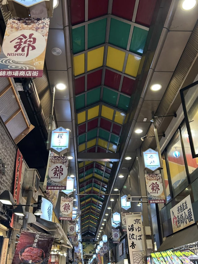 【錦市場】京の台所で食べ歩き三昧🍡五感で楽しむグルメ旅