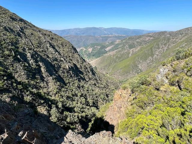 Edge of the World Feels at Portal do Inferno e Garra