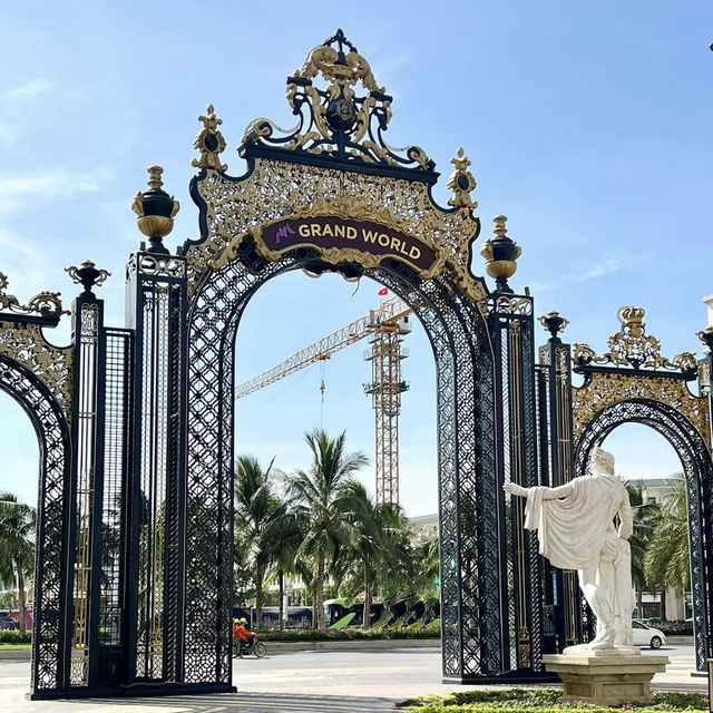 🌌🎡 *Mega Grand World Hanoi: Vietnam’s Largest Themed Entertainment City* ✨🏰