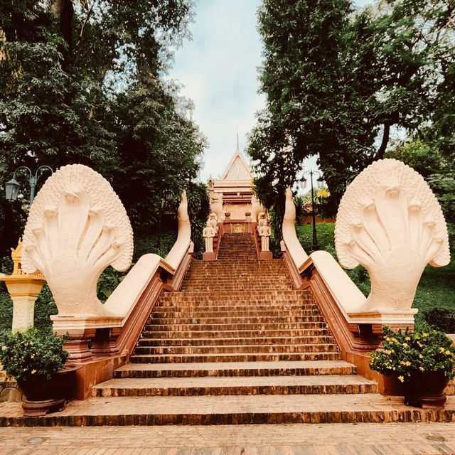 🌿 "Birthplace of Phnom Penh: The Legendary Wat Phnom"