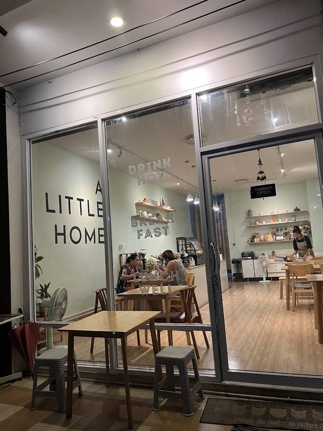 A Little Home Hatyai, Cozy Comfort with Thai-Style Pasta Flair