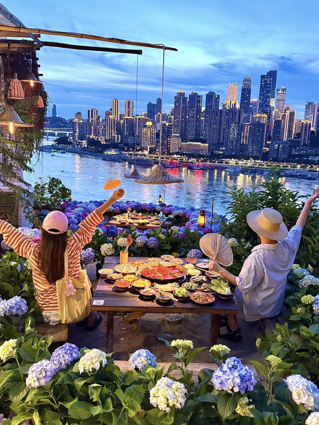 Chongqing hotpot with nice view 🍲🌉✨