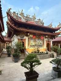 雲林虎尾持法宮｜「恭敬威嚴五文昌殿 ‧ 一拜頂禮寄心志，文運隨香起清明」