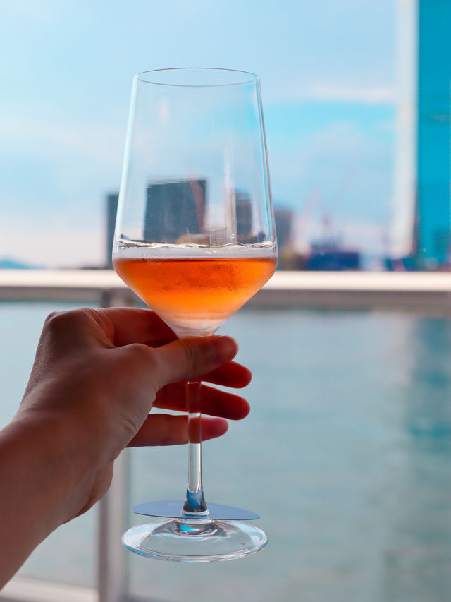維港醉人夜景 x 頂級美酒佳餚饗宴🍷✨  