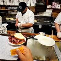 紐約百年經典:Katz’s Delicatessen的必訪魅力