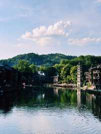 Chilling in Fenghuang Ancient Town🌸🌙