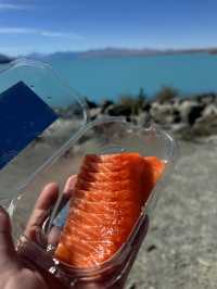 【ニュージーランド・サウスアイランド】青い絶景と美味しいサーモン「Lake Pukaki」🌄🐟