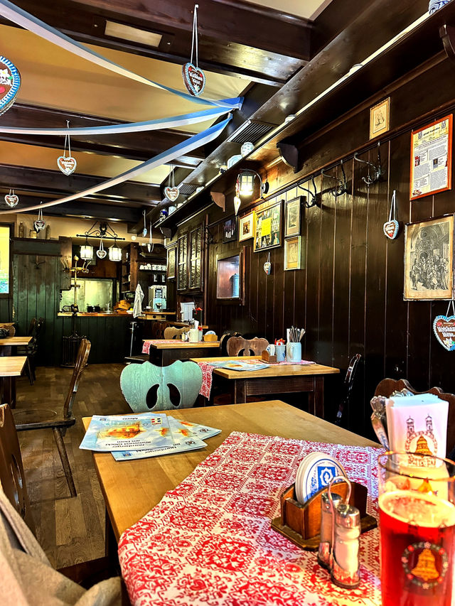 Cost restaurant with local food- Augustiner am Dom