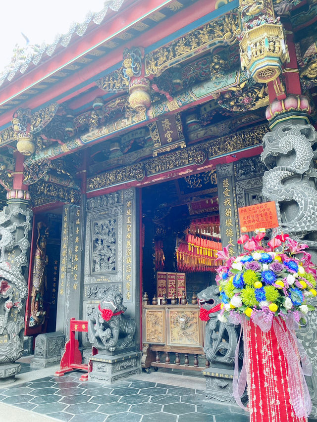 豐原最早的廟宇，宮內有嘉慶年間的文物喔！