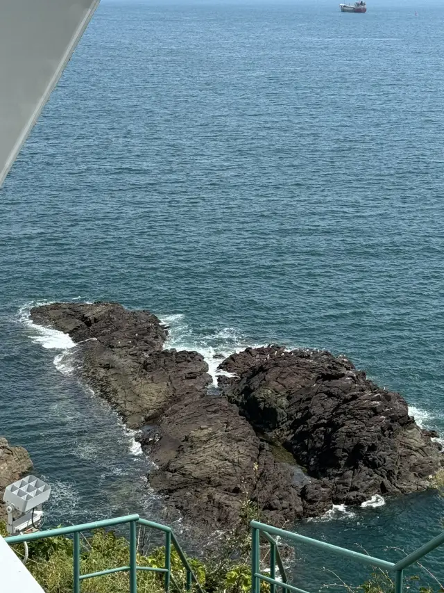 SONGDO CLOUD TRAIL: A SKY-HIGH STROLL OVER BUSAN’S COAST 🌊🌤️🌟