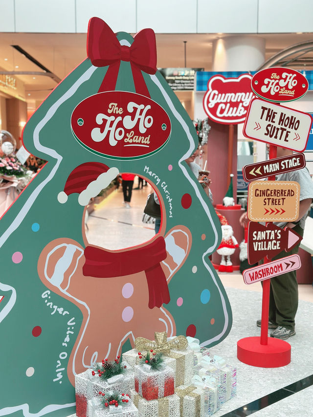 Malaysia’s Xmas Blazer Bash: Sunway Square Vibes 🎄✨ Malaysia’s Xmas Blazer Bash: Sunway Square Vibes 🎄✨