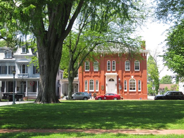  Downtown Historic Charm of Delaware 