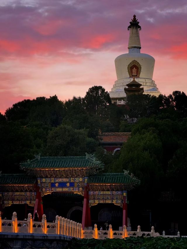Perfect sunset glow, the white pagoda is photo amazing!