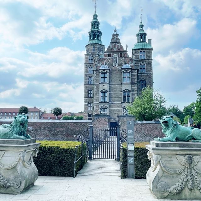 A 'once upon a time' Rosenborg castle 👑 🏰 