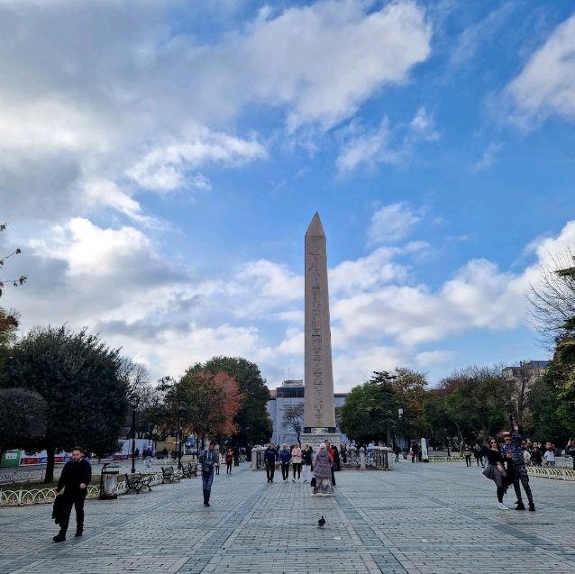 🗼🌍 Explore the Iconic Obelisk of Theodosius in Istanbul! 🌆✨


