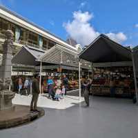 Foodies must visit Bolhao market in Porto 