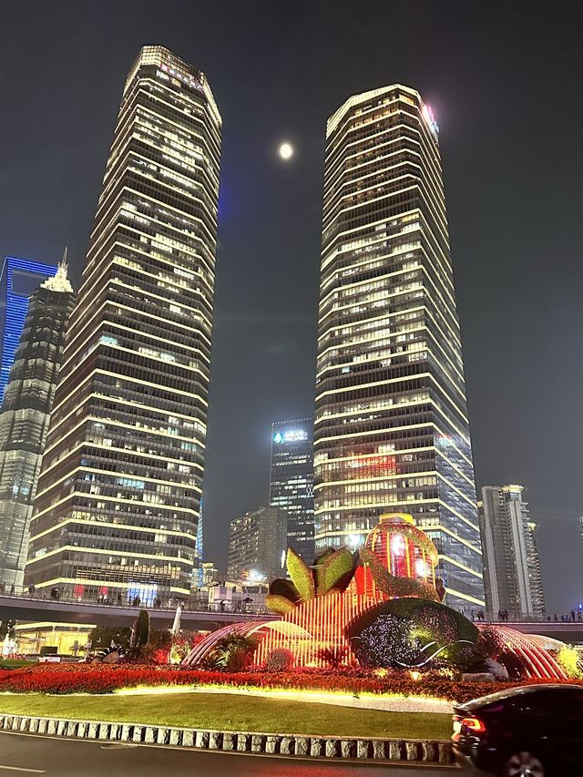 A closer look of Pearl Tower Shanghai