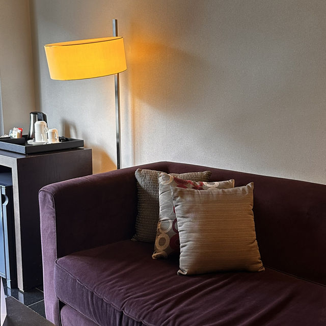 Incredibly affordable 5⭐️ apartment stay in Barcelona!