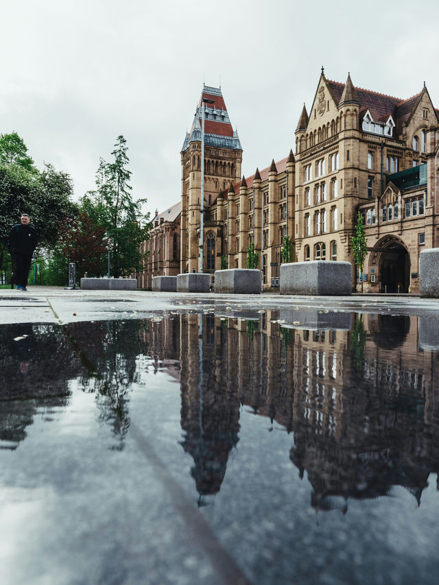 Manchester’s Shopping & Food Scene: A Modern-Day Treasure Hunt 🛍️