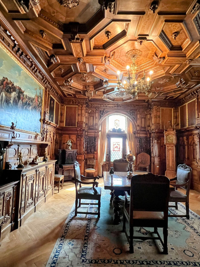 🇷🇴 羅馬尼亞：佩雷斯城堡（Castelul Peleș） 👑