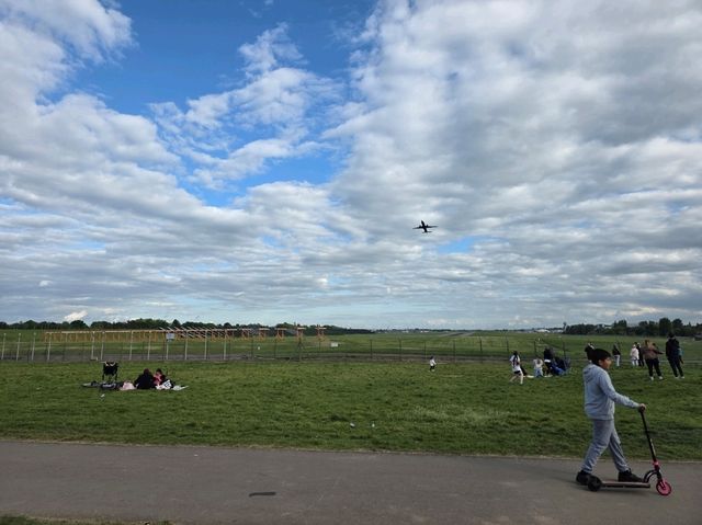 A Perfect Summer Day at Birmingham Airport Viewing Area – A Hidden Gem in Sheldon Country Park
