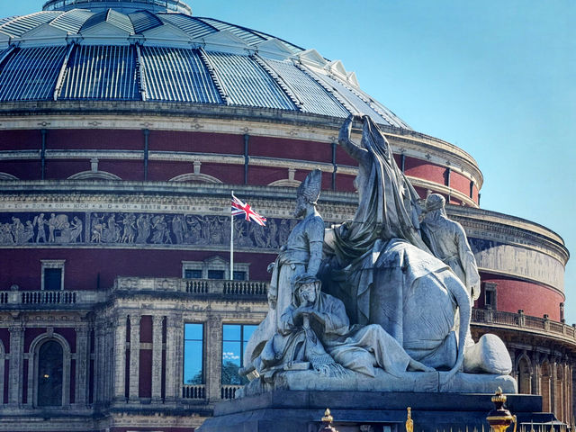 🎻✨ A Grand Encore: Exploring London’s Iconic Royal Albert Hall 🎶🇬🇧