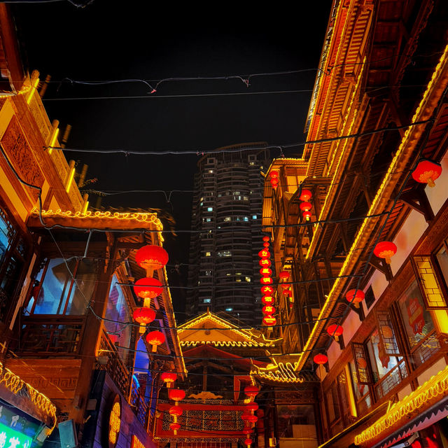 🇨🇳🔥 Budget Travel in Chongqing — Spice Up Your Trip Without Burning Your Wallet! 💰🍲