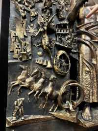 🎨 Unlock Your Eyes to Art: Gallery of Genius Zuraab Tsereleli Right in Moscow's Heart! 