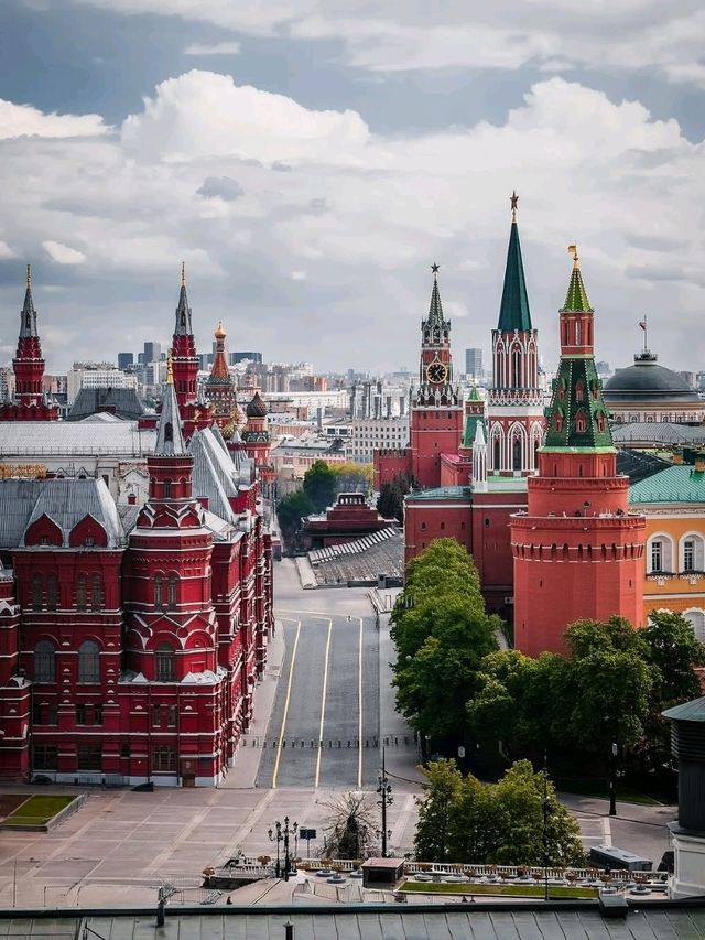 🇷🇺✨ “Moscow on <$100: 2 Days of Icons, Metro Art & Cheap Eats”