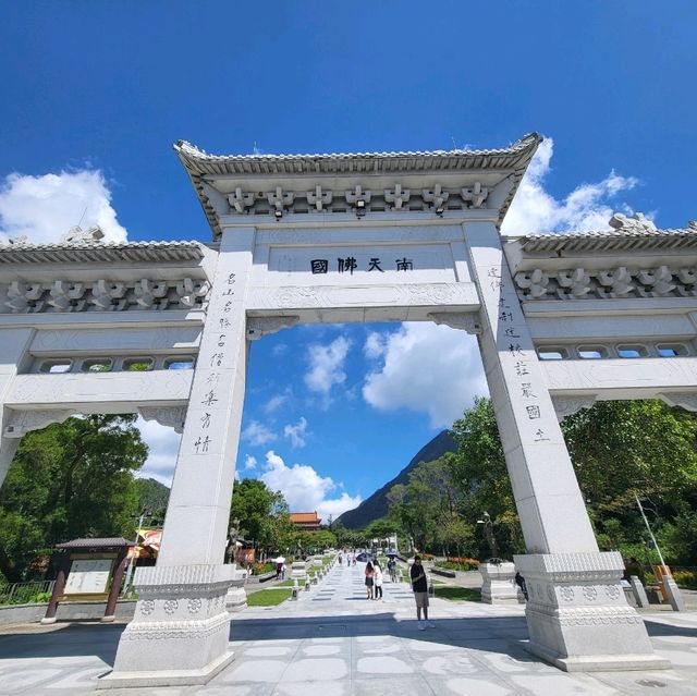 🌟 Discover the Majesty of the Big Buddha in Hong Kong! 🇭🇰🧘‍♂️