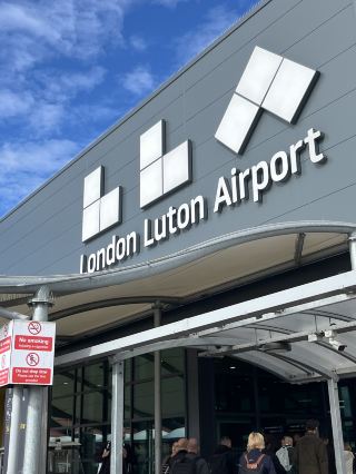 런던 | 런던 루턴 공항에서 출발